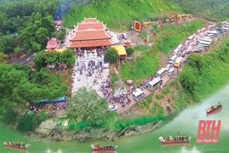 Dừng đón tiếp và thực hành tâm linh, tín ngưỡng, tham quan tại Đền Hàn Sơn, Đền Cô Bơ và Đền Cây Thị
