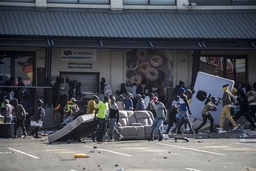 Liên minh châu Phi lên án các hành động biểu tình bạo lực ở Nam Phi