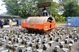 Malaysia triệt phá đường dây trộm điện để “đào” tiền điện tử