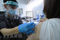 Singapore xem xét nới lỏng hạn chế đối với người tiêm vaccine đầy đủ