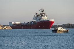 Tàu Ocean Viking giải cứu gần 200 người trên Địa Trung Hải