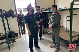 Chính ủy Bộ CHQS tỉnh thăm, động viên lực lượng dự bị động viên huấn luyện tại Trung đoàn 7 62