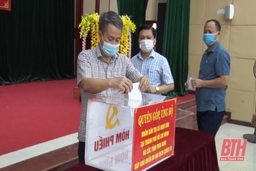 Thị ủy Nghi Sơn quyên góp, ủng hộ Nhân dân thị xã Nghi Sơn tại thành phố Hồ Chí Minh và các tỉnh phía Nam gặp khó khăn do đại dịch COVID-19