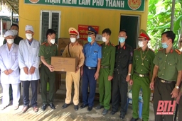 Hỗ trợ nhu yếu phẩm cho chốt kiểm soát liên ngành phòng, chống dịch COVID-19