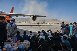 Afghanistan: Mỹ điều động thêm nhân viên lãnh sự hỗ trợ sơ tán