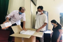 Cấp test nhanh kháng nguyên COVID-19 cho các huyện, thị xã, thành phố trong tỉnh