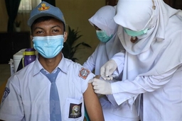 Indonesia đã đạt mục tiêu tiêm chủng COVID-19 của WHO