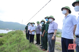 Phó Bí thư Thường trực Tỉnh ủy Lại Thế Nguyên kiểm tra công tác ứng phó với bão Conson tại huyện Hậu Lộc, Hà Trung và Nga Sơn