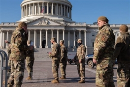 Vệ binh Quốc gia Mỹ bảo vệ Điện Capitol trước khả năng có biểu tình