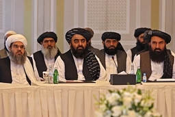 Taliban tổ chức đàm phán trực tiếp với đặc phái viên Mỹ và EU