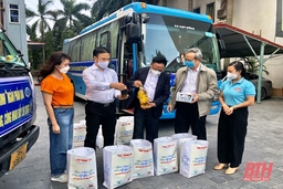 Hiệp hội Doanh nghiệp tỉnh Thanh Hóa tặng 300 suất quà cho Nhân dân xã Quang Trung, thị xã Bỉm Sơn