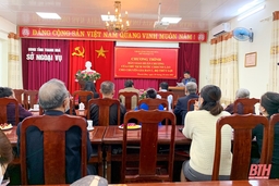 Trao Huân chương Lao động của Chủ tịch nước CHDCND Lào cho chuyên gia Ban C