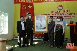 Giám đốc Công an tỉnh Trần Phú Hà dự ngày hội Đại đoàn kết toàn dân tộc tại thôn Lập Thắng