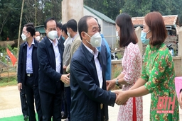 Phó Chủ tịch Thường trực HĐND tỉnh Lê Tiến Lam dự ngày hội Đại đoàn kết toàn dân tại thôn Thông