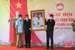 Bí thư Đảng uỷ khối cơ quan và doanh nghiệp tỉnh dự Ngày hội Đại đoàn kết toàn dân tộc tại Vĩnh Lộc