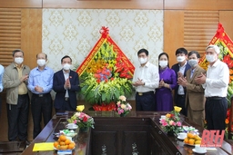 Phó Bí thư Thường trực Tỉnh ủy Lại Thế Nguyên chúc mừng ngành giáo dục nhân ngày Nhà giáo Việt Nam