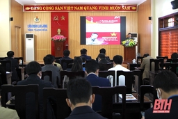 Liên đoàn Lao động tỉnh quán triệt, triển khai chuyên đề toàn khoá nhiệm kỳ Đại hội XIII của Đảng