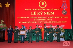 Hội Cựu chiến binh huyện Hà Trung đón nhận Huân chương Lao động hạng Nhất