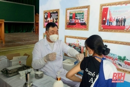Hơn 6.000 học sinh THPT trên địa bàn huyện Quảng Xương được tiêm vắc xin phòng COVID-19