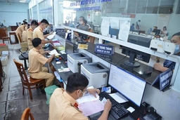 Người dân nên vào Cổng Dịch vụ công quốc gia để khai báo đăng ký xe