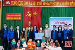 Hỗ trợ kinh phí ăn bán trú cho các em học sinh khó khăn của huyện Lang Chánh