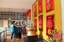 Gieo “hạt giống đỏ” trong các trường THPT - cách làm ở huyện Nga Sơn