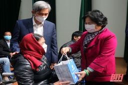 Quỹ Bầu ơi trao 30 xe lăn cho người khuyết tật trên địa bàn huyện Triệu Sơn