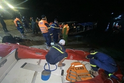 Tìm thấy 2 thi thể trong số 3 nạn nhân bị lật thuyền tại Quan Hóa