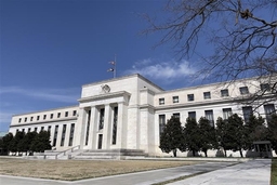 Quan chức Fed thảo luận việc giảm lượng trái phiếu nắm giữ