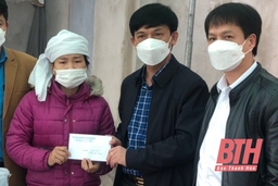 Liên đoàn Lao động tỉnh t hăm hỏi, động viên gia đình có người tử vong do hỏa hoạn