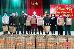 Ủy viên Thường trực Ủy ban Quốc phòng và An ninh của Quốc hội chúc tết và tặng quà tại các huyện Như Xuân, Như Thanh và Quảng Xương