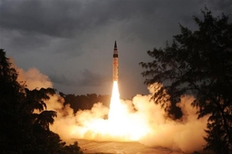 Ấn Độ bắn thử thành công phiên bản mới tên lửa hành trình siêu thanh