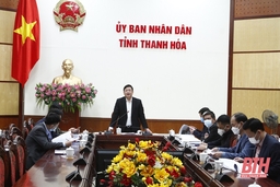Phó Chủ tịch UBND tỉnh Mai Xuân Liêm nghe báo cáo phương án mở rộng đại lộ Lê Lợi