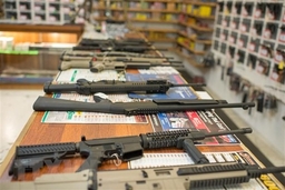 Tổng thống Mỹ kêu gọi ban hành biện pháp nhằm giảm bạo lực súng đạn