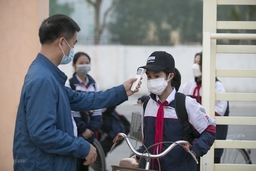 Tăng cường bảo đảm an toàn sức khỏe cho giáo viên, học sinh