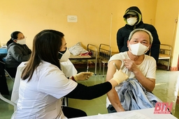 Tiếp tục đẩy mạnh việc tiêm liều bổ sung, liều nhắc lại vắc xin phòng COVID-19
