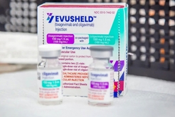 EVUSHELD là thuốc, không phải là “siêu vaccine”, không được sử dụng để dự phòng COVID-19