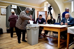 Gần 8 triệu cử tri Hungary đi bỏ phiếu bầu ra Quốc hội khóa mới