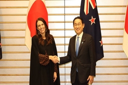 Thủ tướng Nhật Bản, New Zealand đề nghị Nga rút lực lượng khỏi Ukraine