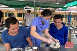 Nữ cán bộ dinh dưỡng tận tâm với nghề