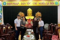 Ủy ban MTTQ tỉnh chúc mừng Đại lễ Phật đản 2022