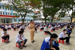 Đẩy mạnh t uyên  truyền, phổ biến, giáo dục pháp luật cho học sinh