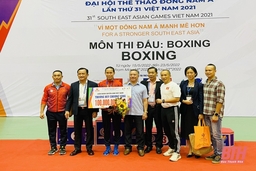 Giành tấm HCV lịch sử tại SEA Games 31, võ sỹ quyền anh Trần Thị Linh được thưởng “nóng”