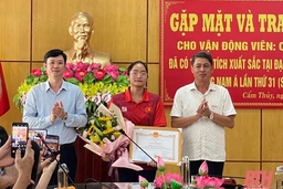 Huyện Cẩm Thủy tuyên dương, trao thưởng cho VĐV Cao Thị Duyên