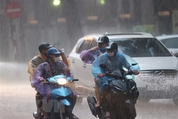 Nhiều khu vực có mưa và dông, Trung Bộ duy trì nắng nóng