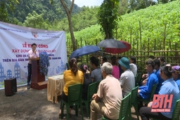 Câu lạc bộ “Trái tim nhân ái” Hà Nội xây dựng nhà Đại đoàn kết cho 4 hộ nghèo ở huyện Bá Thước