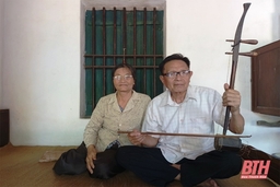 Người giữ hồn quê qua điệu hát chèo