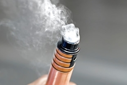 Ủy ban châu Âu đề xuất cấm sử dụng thuốc lá điện tử có hương vị