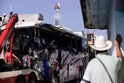 Tai nạn giao thông nghiêm trọng ở Ai Cập, hơn 50 người thương vong