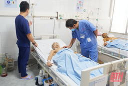 Cứu sống một cụ ông bị vỡ phình động mạch chủ bụng nguy kịch